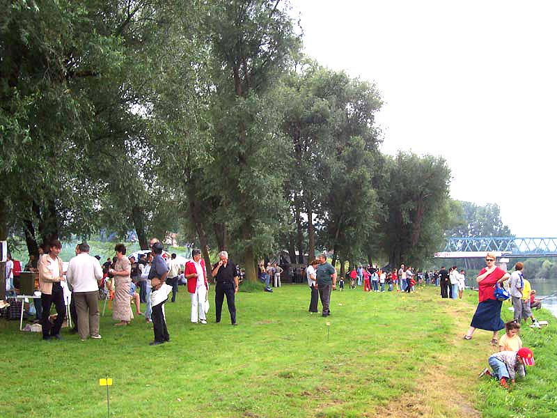 Poklon slike od Turistickog saveza Trstenik i ostalih organizatora dana na moravi 13 i 14 avgusta 2005